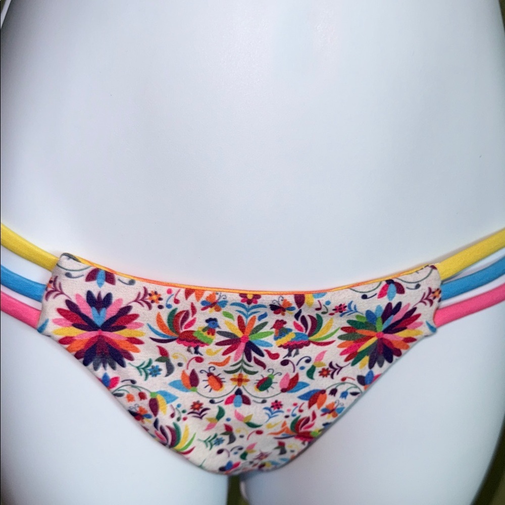 REVERSIBLE Women's Bikini Set - Picture 7 of 8